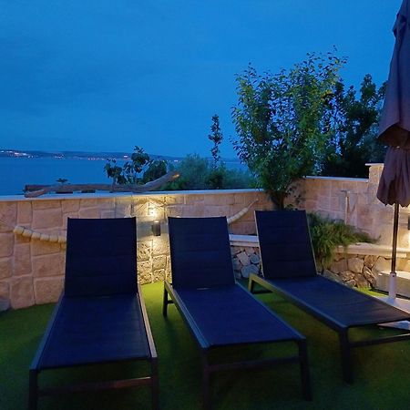 Luxury Sunrise Jacuzzi Apts, 50 M From The Beach กาลี ภายนอก รูปภาพ
