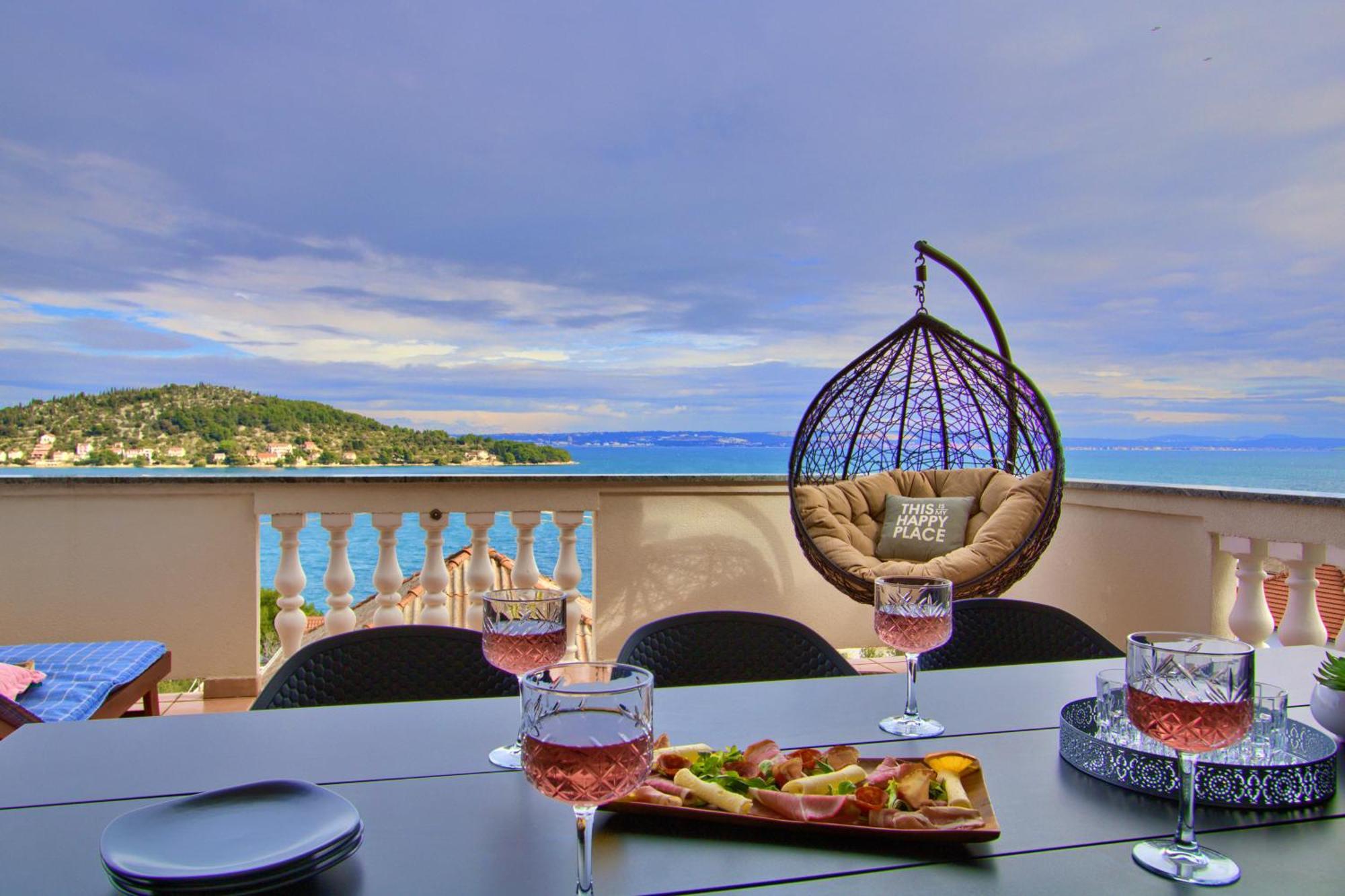 Luxury Sunrise Jacuzzi Apts, 50 M From The Beach กาลี ห้อง รูปภาพ