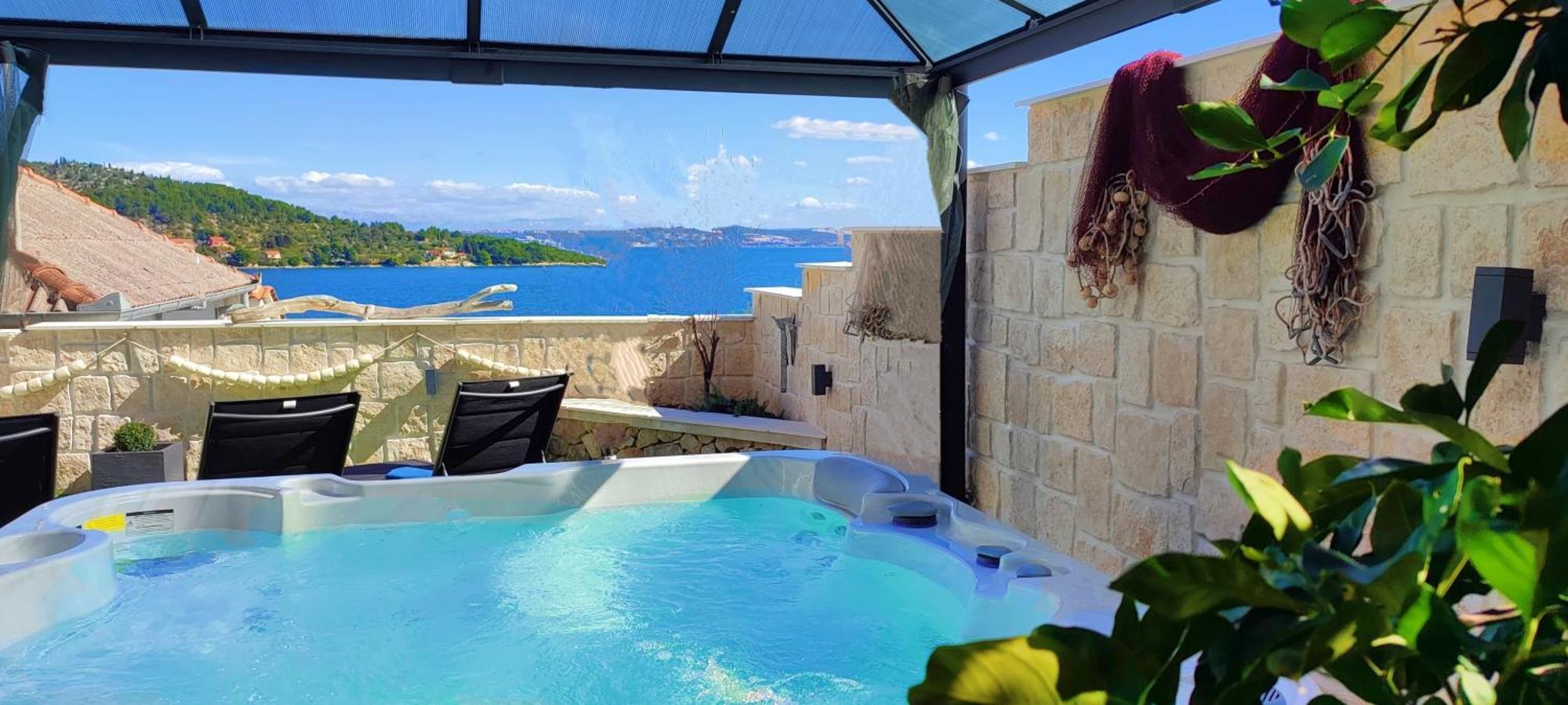 Luxury Sunrise Jacuzzi Apts, 50 M From The Beach กาลี ภายนอก รูปภาพ